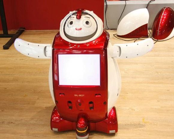 Sil-bot - A Robô companheira dos Idosos! (com vídeo)