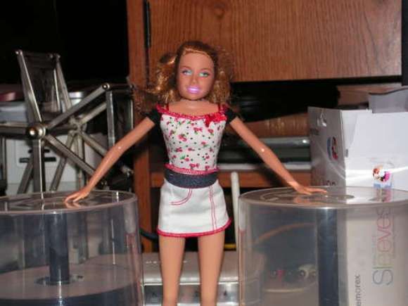 MONTE O SEU: Pen Drive feito com uma Boneca Barbie!