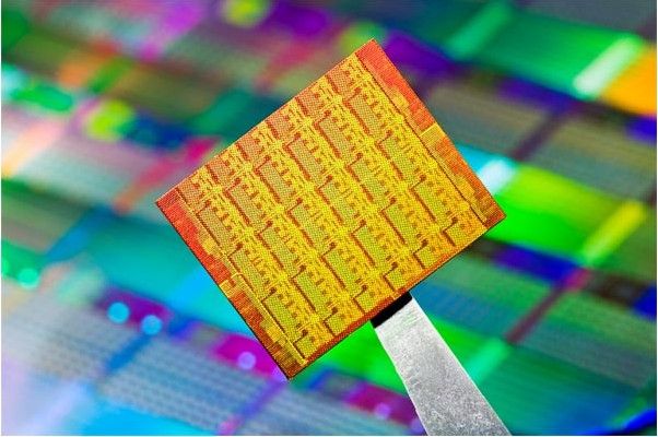Intel anuncia processador de 48 núcleos para Cloud-Computing. Com vídeo.