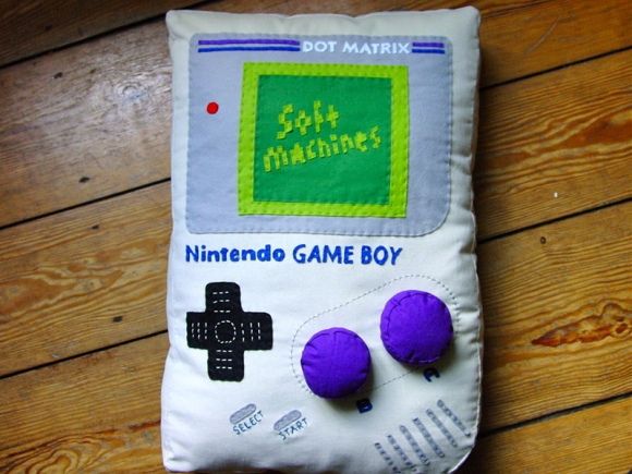 Sonhe com os tempos de criança dormindo com o travesseiro Game Boy!