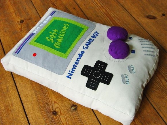 Sonhe com os tempos de criança dormindo com o travesseiro Game Boy!