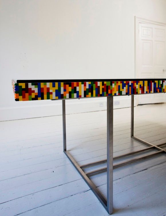 Uma mesa de Reuniões feita com blocos de LEGO. (com vídeo)
