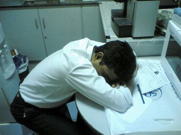 Japoneses inventam um Celular de Pulso que identifica se você está dormindo e dedura para seu chefe.