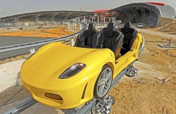 Montanha russa mais luxuosa do mundo tem Ferraris no lugar de carrinhos.