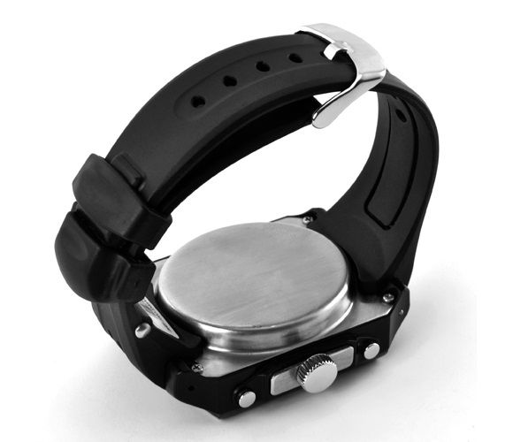 Um relógio celular com fones de ouvido Bluetooth.