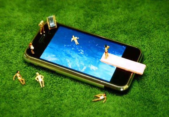 Cenas da vida real representadas por um iPhone.