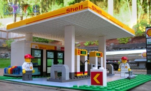 FOTOFUN - Posto de Gasolina feito de LEGO.