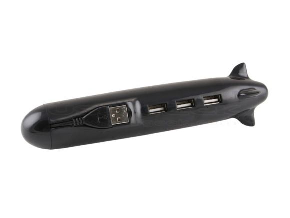 Hub USB em forma de submarino.