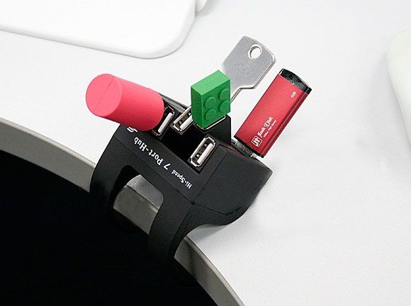 Hub USB Clip-On é prático e oferece 7 portas USB.