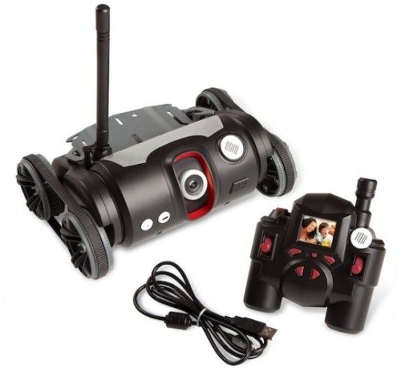 TRAKR - Um carrinho de controle remoto com câmera embutida.