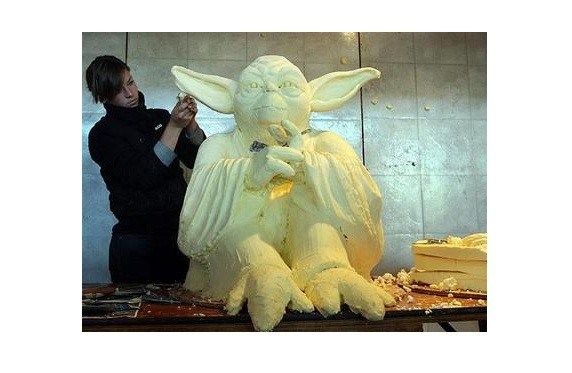 O Gigante Mestre Yoda feito de Manteiga.