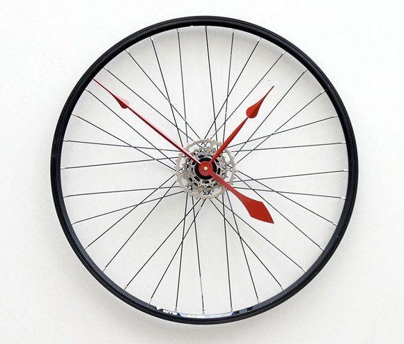 Relógio em forma de Roda de Bicicleta. Bem original!