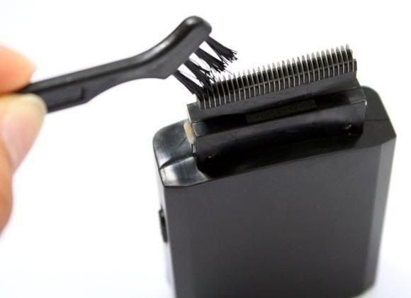 Barbeador elétrico USB ajuda os esquecidos a se barbearem em qualquer lugar!