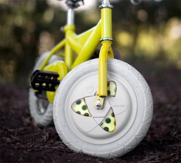 Gyrowheel é uma bicicleta que se equilibra sozinha. Genial!