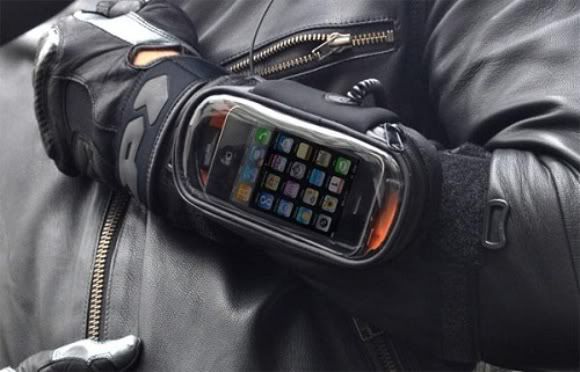 Motoqueiros agora podem carregar seu iPhone com segurança!