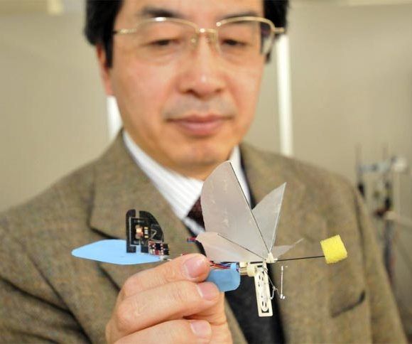 Pesquisador Japonês desenvolve um robô de 2 milhões de dólares em formato de Beija-flor! [UPDATED]