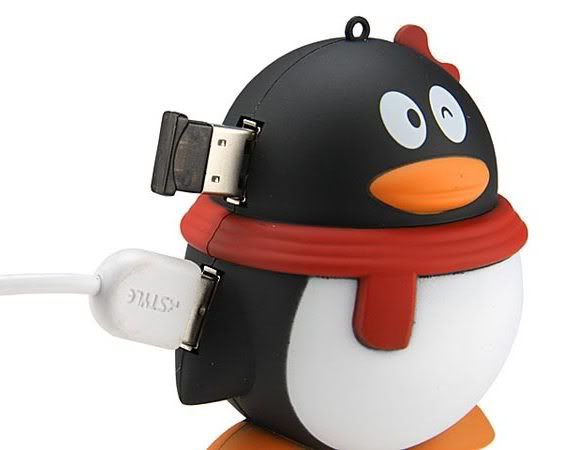 Hub USB em forma de pinguim lembra o Picolino do Pica Pau.