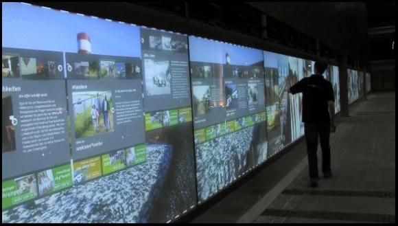 Ring°wall é o maior monitor Multitouch do mundo! Veja o vídeo.
