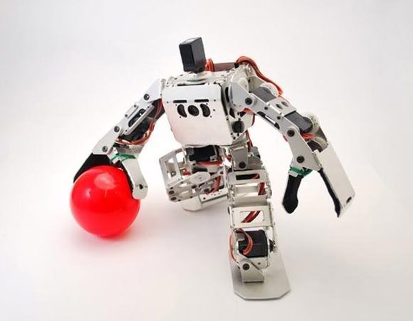 Conhece os Robovies? São simpáticos robôs de brinquedo!