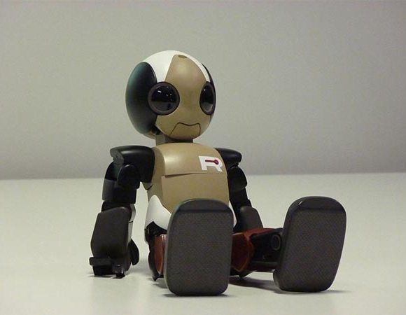 ROPID é um simpático Robô SENSACIONAL que salta e corre! Veja no vídeo.