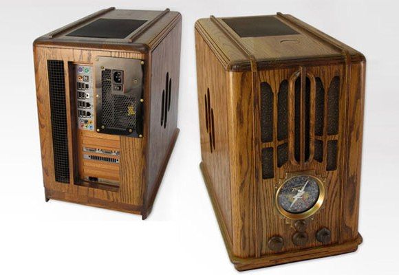 Gabinete para PC em forma de rádio antigo.