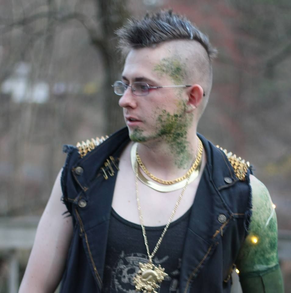 [Image: 32809622_10213471445595304_5731135614535...g~original]