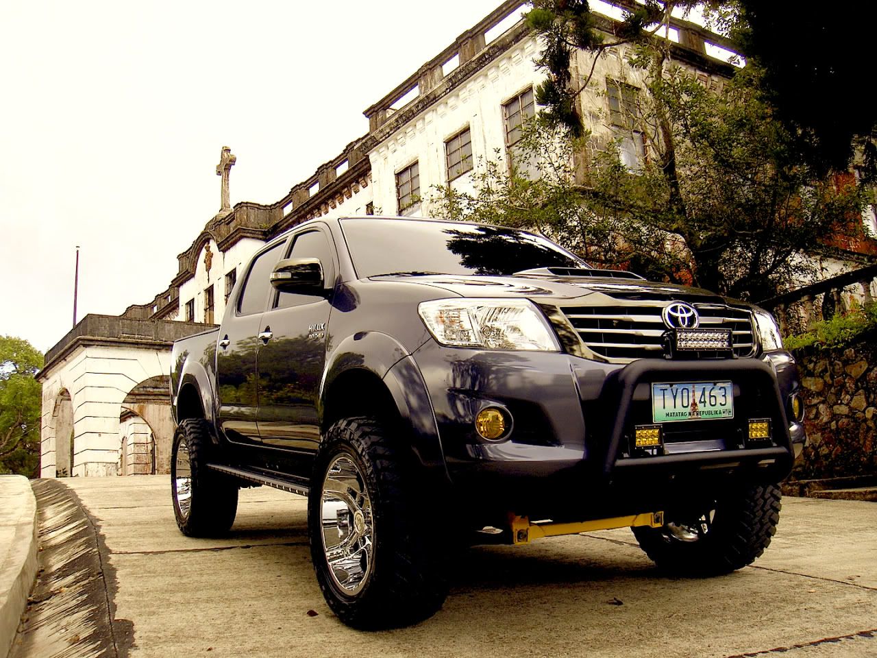 toyota hilux 33 inch tyres #6