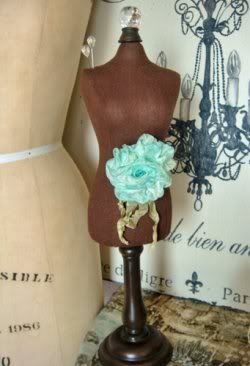 Free shipping and gift with purchase at French Charmed!!