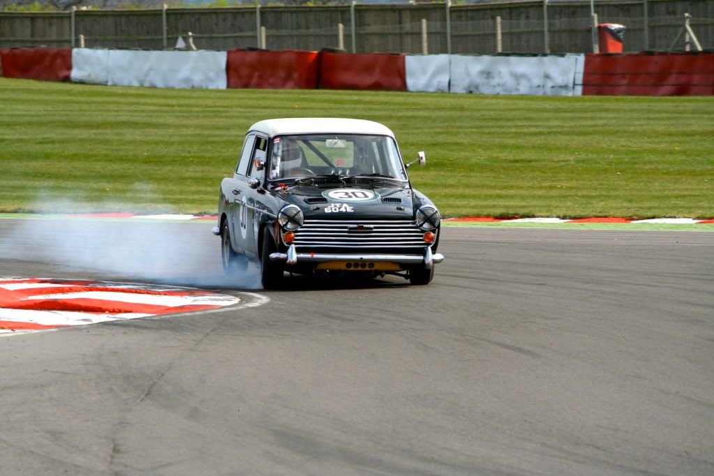 IMAGE: http://i909.photobucket.com/albums/ac300/DonaldMH/Snetterton/IMG_8077.jpg