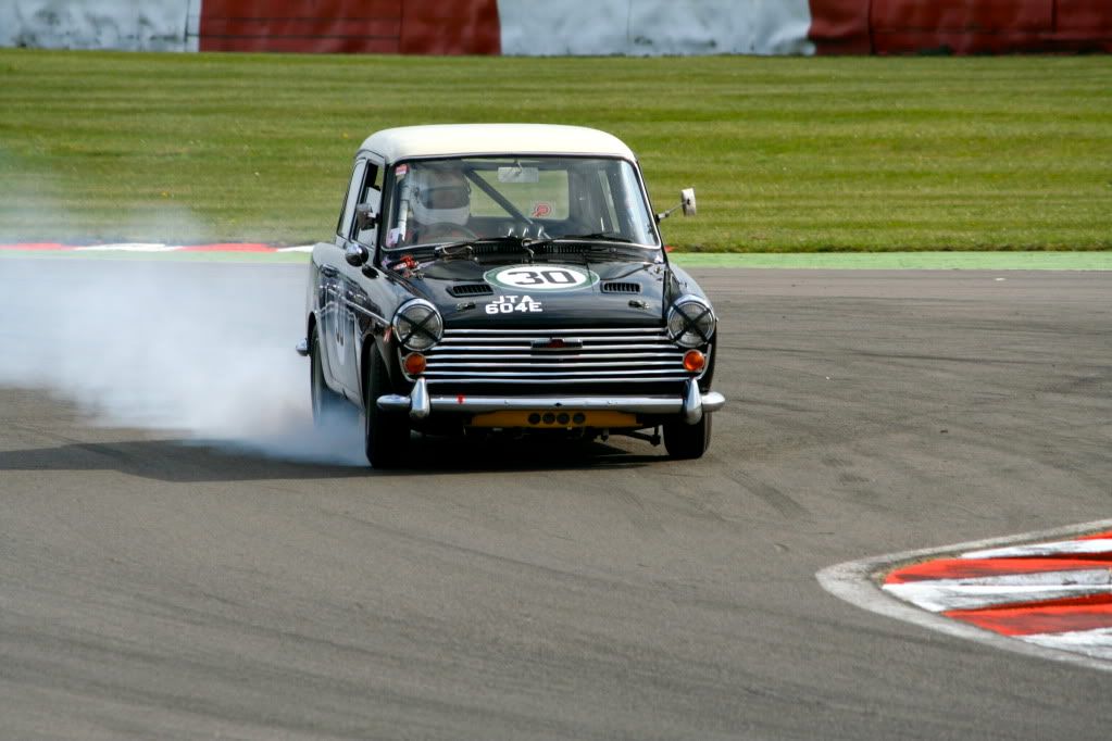 IMAGE: http://i909.photobucket.com/albums/ac300/DonaldMH/Snetterton/IMG_8078.jpg