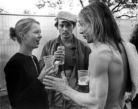 kate moss johnny depp pictures. KateMoss JohnnyDepp scissors